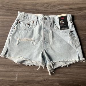 NWT! Levi’s 501 distressed light wash shorts, high rise, fitted through the hip